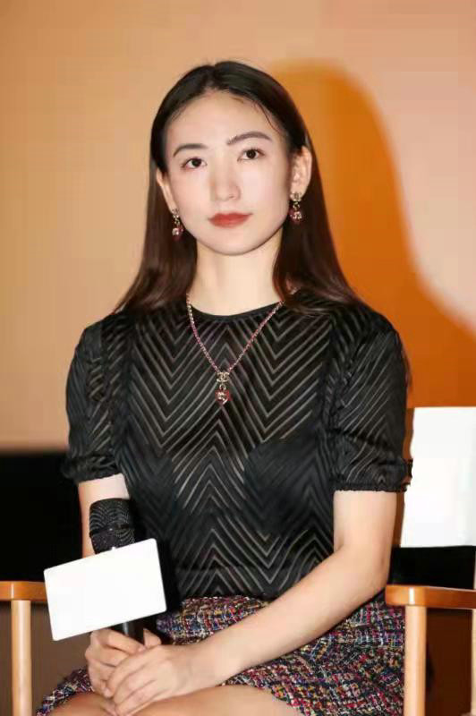 李妍锡携《一江春水》出席北京国际电影节展映